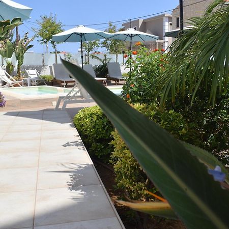 Four Seasons Homes ستالوس المظهر الخارجي الصورة