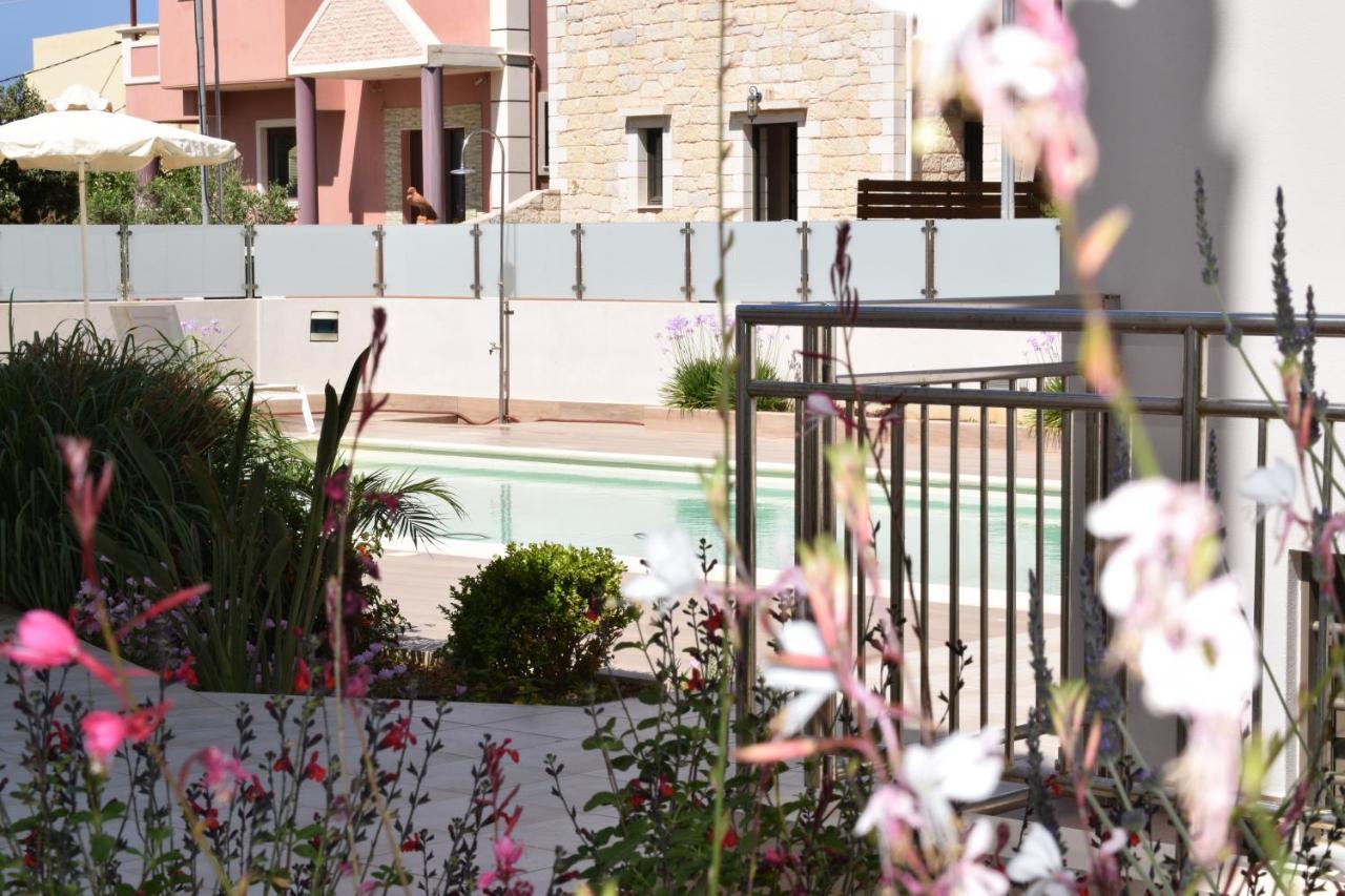 Four Seasons Homes ستالوس المظهر الخارجي الصورة