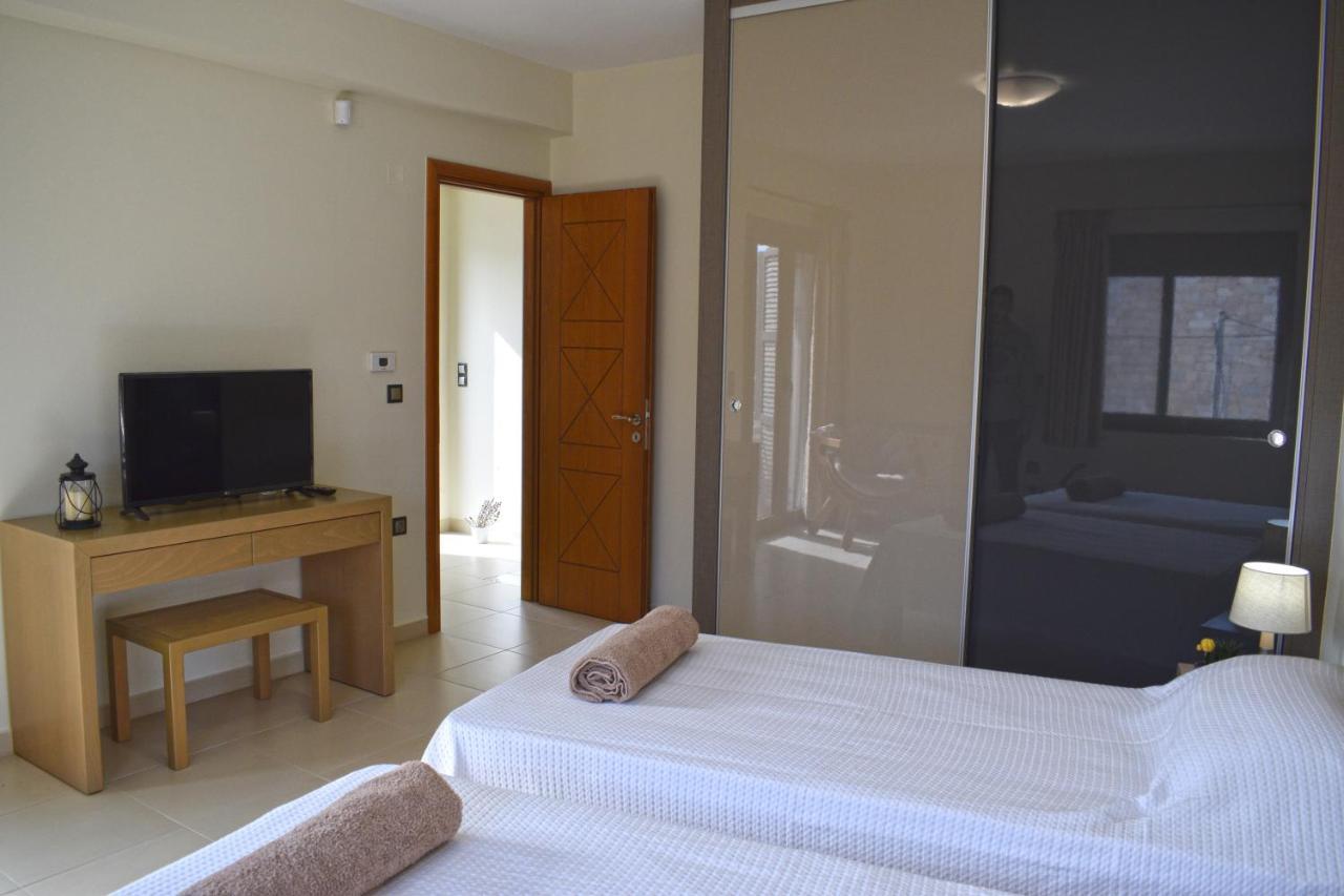 Four Seasons Homes ستالوس المظهر الخارجي الصورة