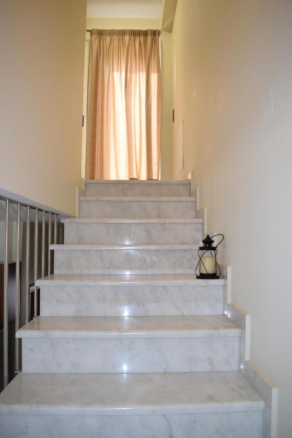 Four Seasons Homes ستالوس المظهر الخارجي الصورة