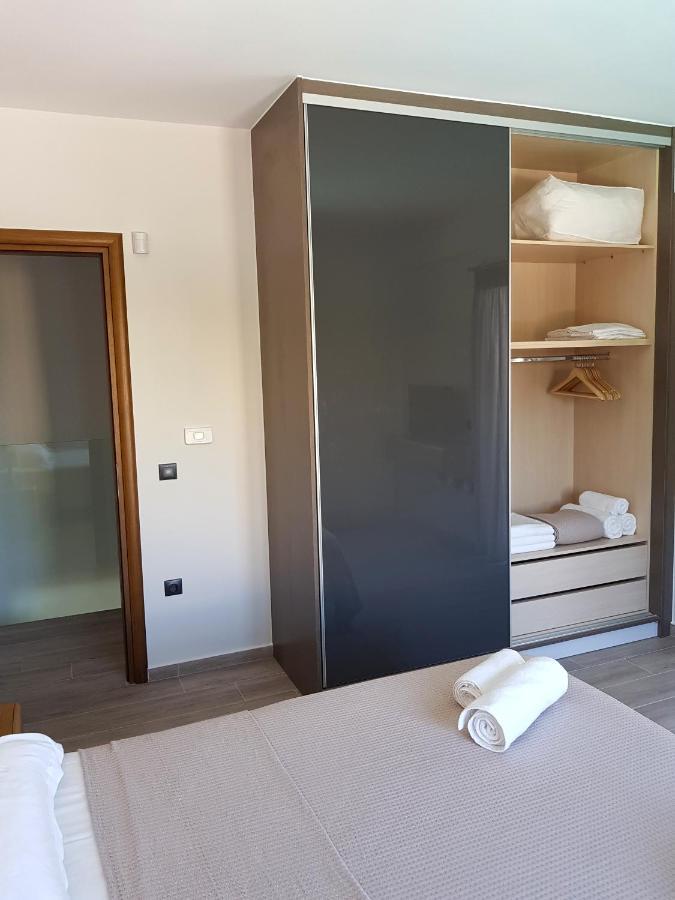 Four Seasons Homes ستالوس المظهر الخارجي الصورة