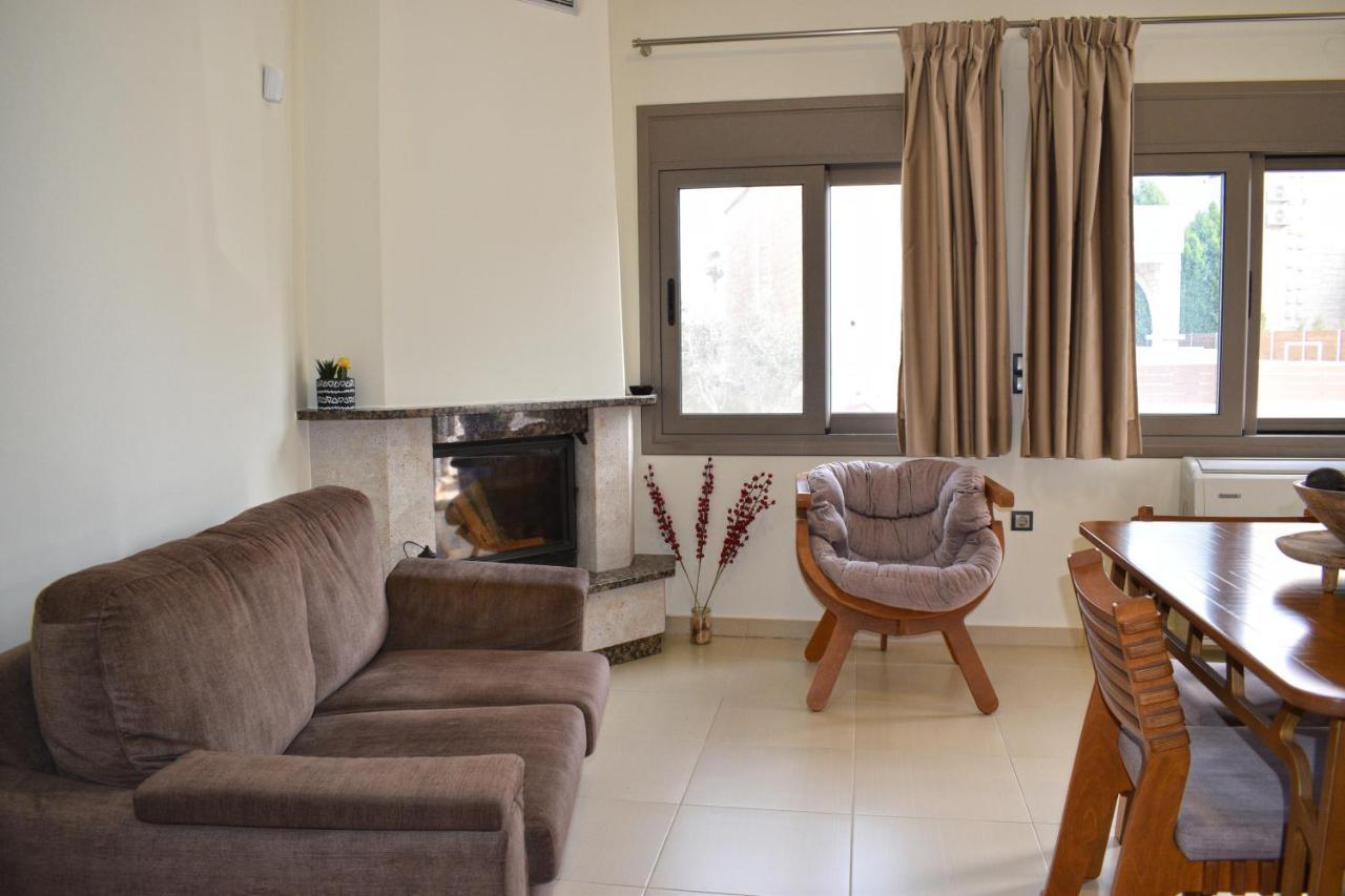 Four Seasons Homes ستالوس المظهر الخارجي الصورة